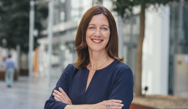 Martin Záklasník skončí v čele E.ON v ČR, vystřídá ho Claudia Viohlová.