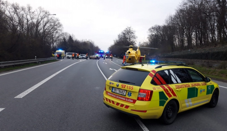 Víkend byl ve znamení vážných nehod, záchranáři nabádají k opatrnosti