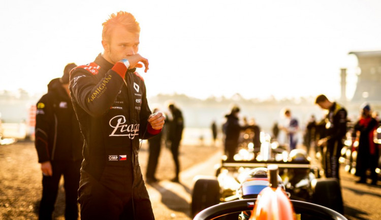 Talent Ptáček se rozhodl v 18 letech ukončit kariéru kvůli zákulisní politice motoristických sérií