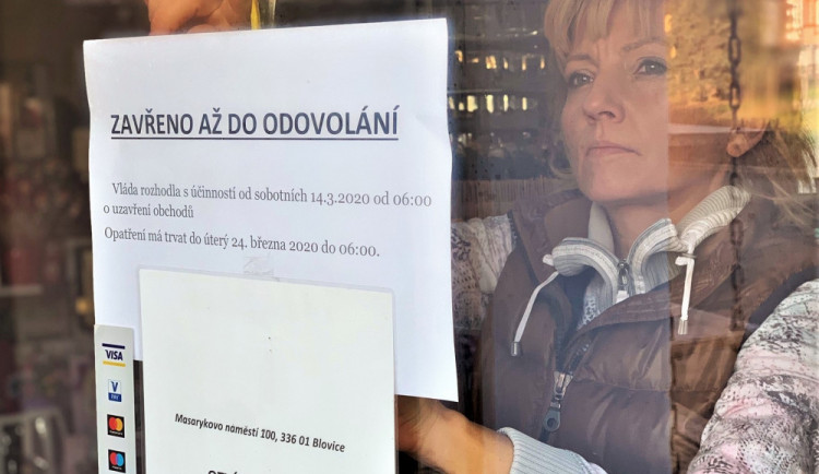 Podnikatelé v tom mají jasno. Zavírání malých obchodů kvůli koronaviru se stalo Absurditou roku