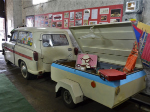 Trabant 600 kombi s vlekem.