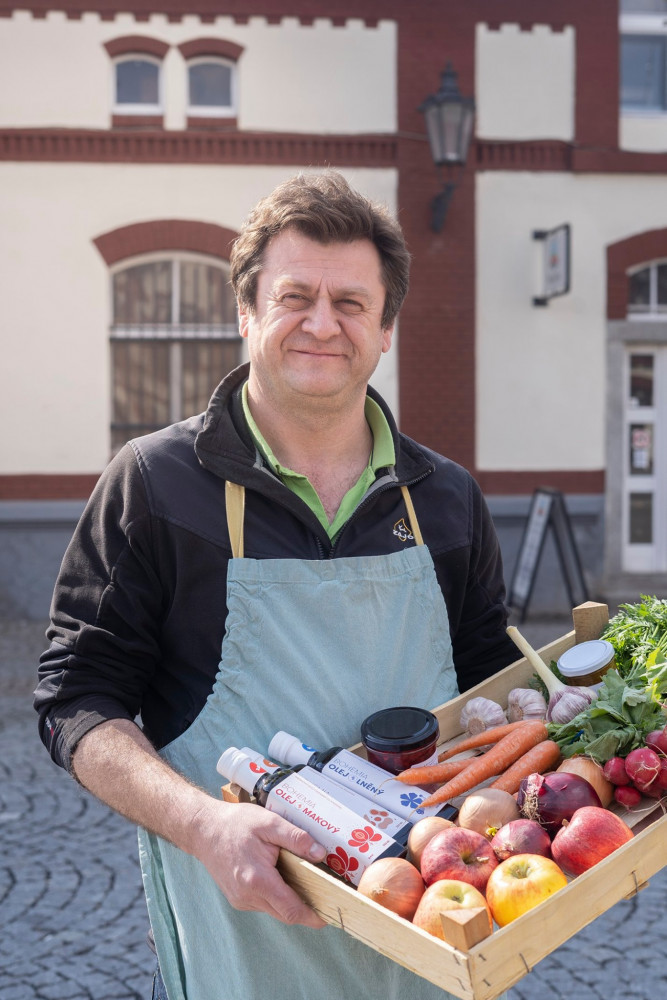 Opravárna, papírnictví i keramická dílna. Pražská tržnice představí nové služby