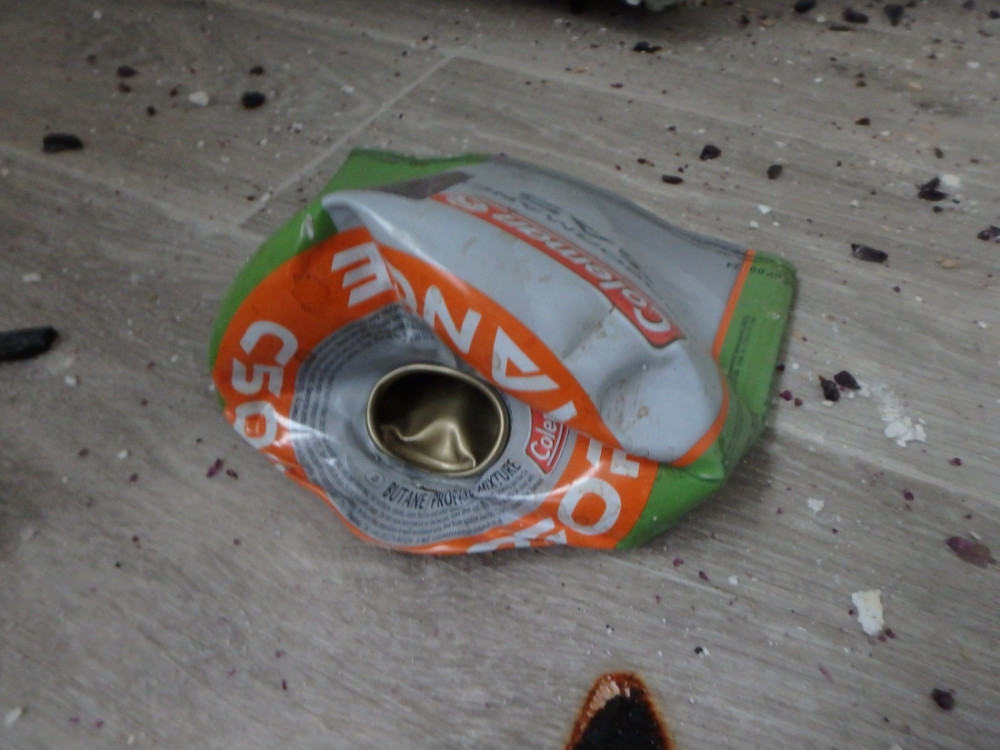 V Malých Svatoňovicích vybuchla kartuše, zničila okna a vybavení kuchyně