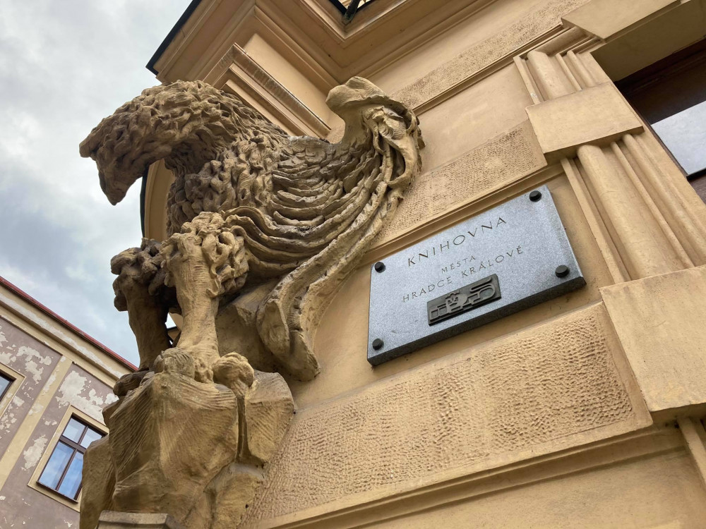 Bývalou historickou knihovnu v Hradci Králové využije biskupské gymnázium