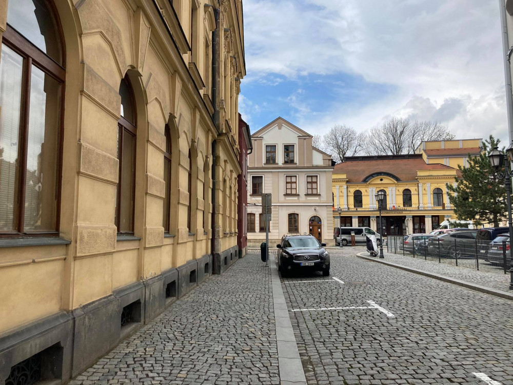 Bývalou historickou knihovnu v Hradci Králové využije biskupské gymnázium