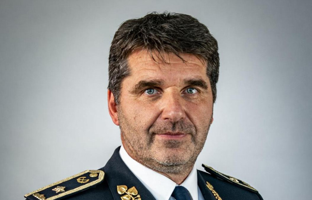 Policejní prezident Švejdar odmítá komentovat obsah schůzky s Hamáčkem.