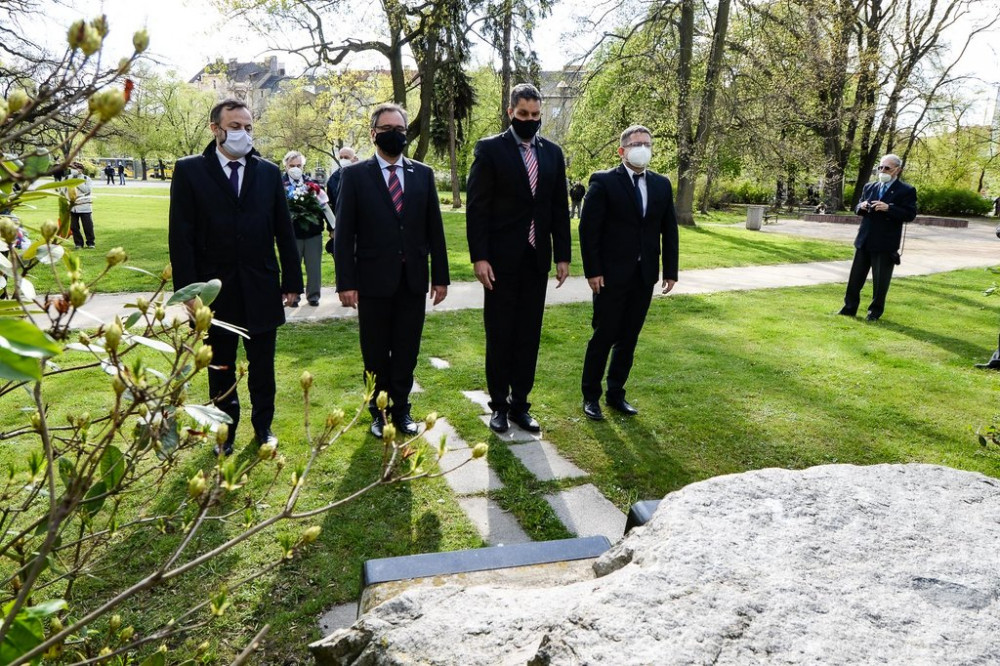 V předvečer zahájení Slavností svobody uctila Plzeň památku obětí válek