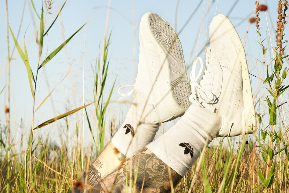 Jarní soutěž je tu. Najdi v Praze starou botu s poukazem na nákup ve Footshopu za tři tisíce