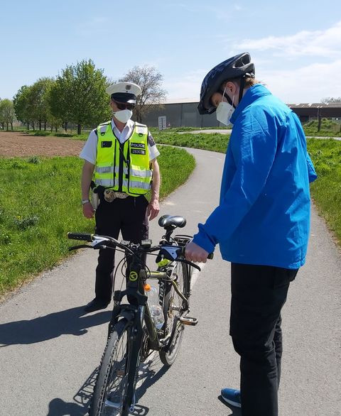 Cyklista bez přilby je devatenáctkrát blíž smrti. Policisté preventivně zastavovali cyklisty