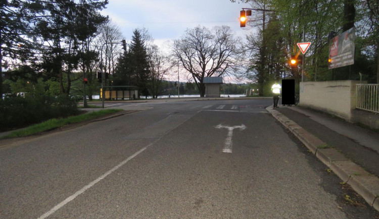 Policisté hledají řidičku, která po střetu s cyklistou odjela