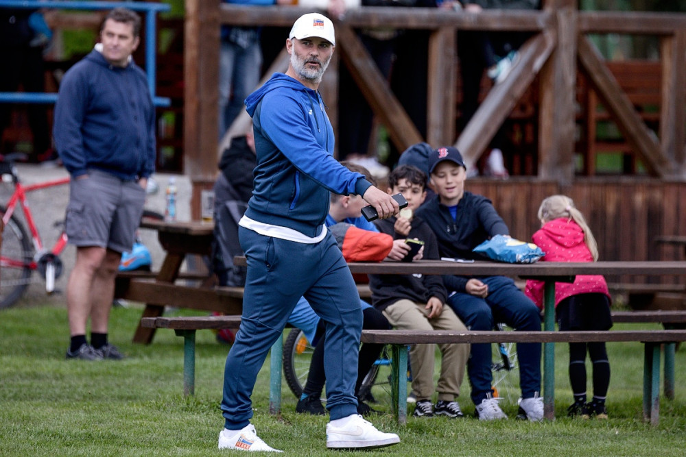 Amatérští fotbalisté se vrátili na trávník. Turnaj šesti klubů otevřel zápas Plané s Lišovem