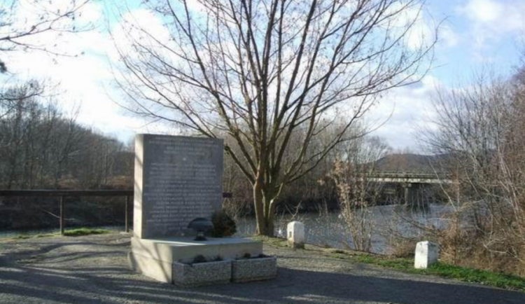 Uplynulo 85 let od tragického školního výletu, utopila se třicítka dětí