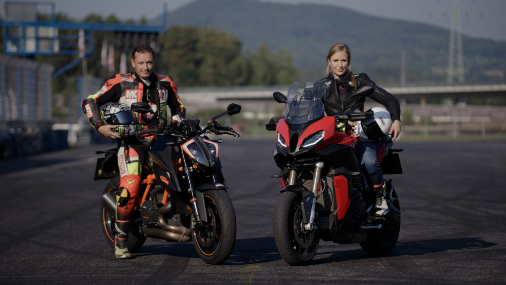 Motocyklisté trénují bezpečnou jízdu na polygonech v České republice