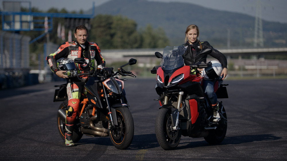 Motocyklisté trénují bezpečnou jízdu na polygonech v České republice