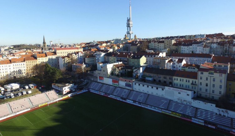 Podporovat ano, vlastnit radši ne, zní od sponzorů. Kdo koupí Viktorku Žižkov?