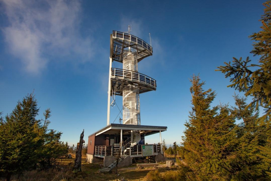 Rozhledna na Smrku oslaví plnoletost. Uvidíte z ní Polsko i Říp