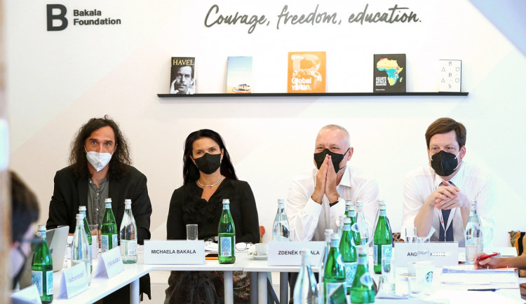 V porotě zasedli i manželé Bakalovi, Lukáš Čermák a Andrew Hicks