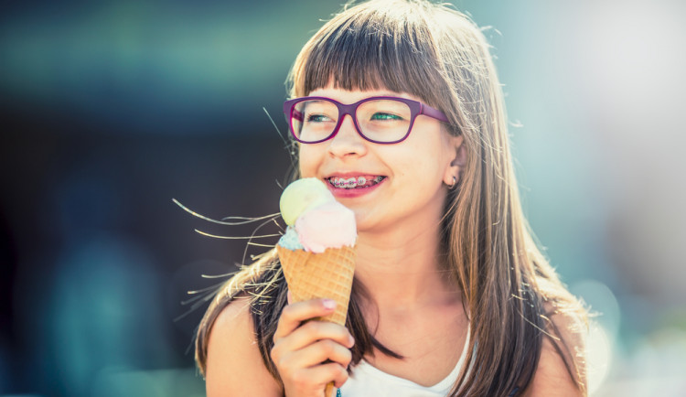 Copyright (c) 2016 Marian Weyo/Shutterstock.  No use without permission.