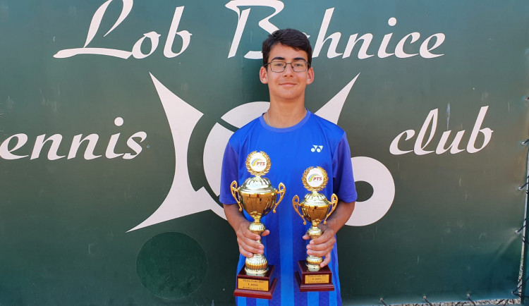 David Petrofský z Lob S.A. Bohnice ovládl pražský tenisový přebor. Za další úspěchy bych byl rád, říká