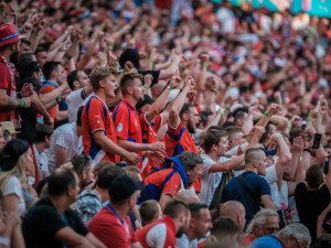 Na zápas Česka s Dánskem může přes třicet tisíc fanoušků. Lístky jdou do prodeje