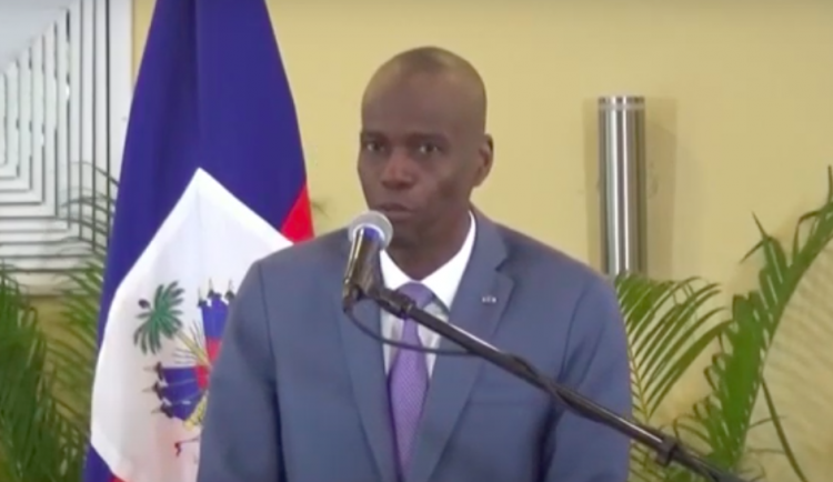 Skupina útočníků zastřelila haitského prezidenta Jovenela Moïse.