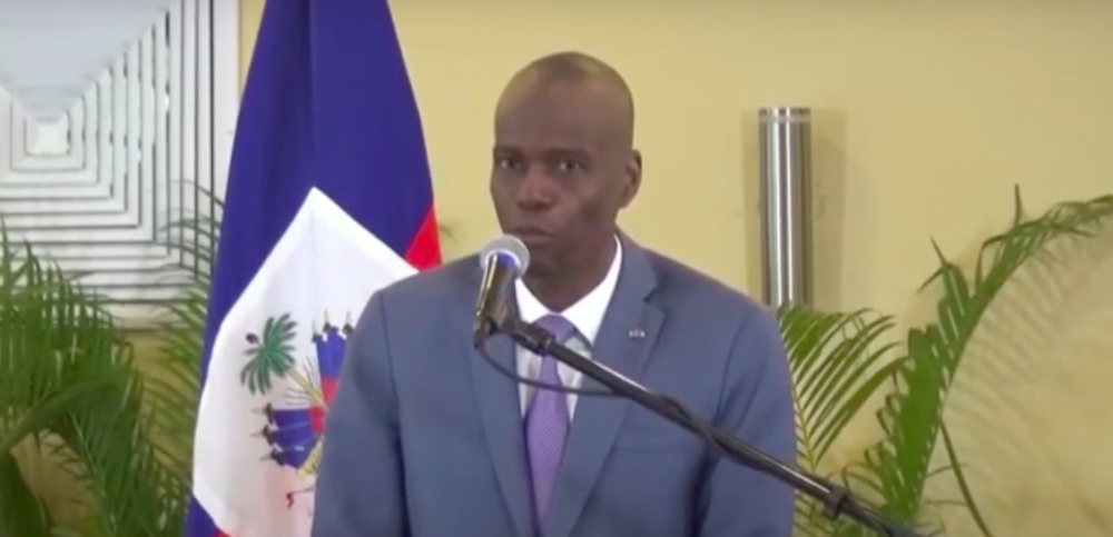Skupina útočníků zastřelila haitského prezidenta Jovenela Moïse.