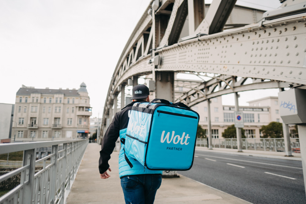 Léto je tady a Wolt je připraven! Kurýři po Brně rozváží zmrzliny, studené drinky a jiné dobroty