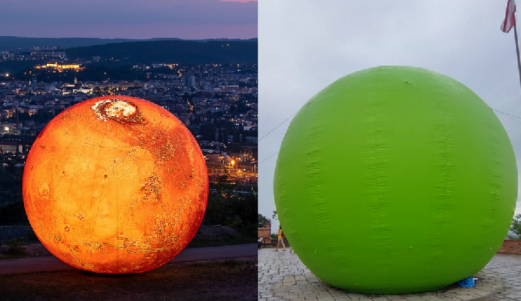 Zmenšený Mars i Mendelův hrášek. Do Brna lákají nafukovací modely