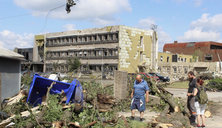 Pomoc tornádem zasaženým oblastem nabídlo přes padesát architektů