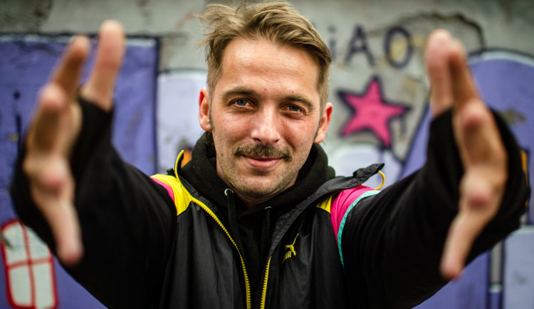 Metoděj Constantine: Citlivý rapper, mistr republiky ve slam poetry a žižkovský patriot