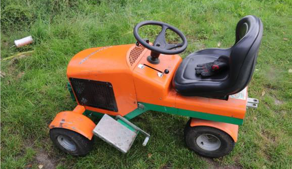 Ukradl zahradní traktůrek v Krásné Studánce. Recidivista si pro něj došel z Vratislavic pěšky