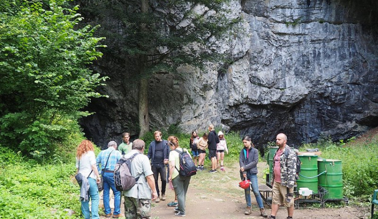 V Býčí skále byla pravděpodobně pohřbena vládnoucí elita, zjistili vědci