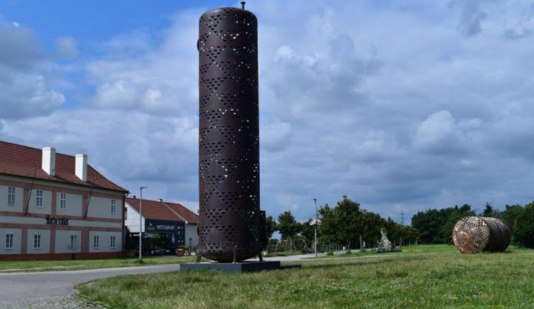 Zůstane jedenáctimetrová Rozhledna Šiška na Ladronce? Rozhoduje veřejnost