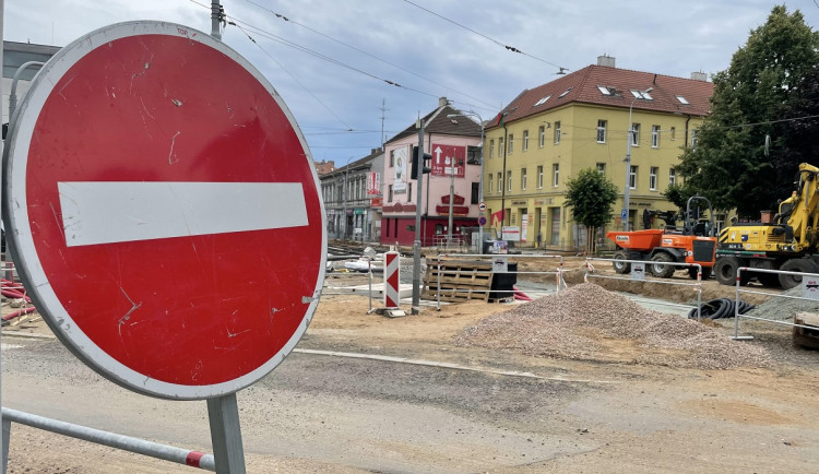 Brňané se opravenou křižovatkou u Semilassa projedou už v pondělí