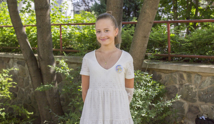 Na onkologii se vrátím jako zdravotník, říká Míša, která se v Brně léčí s nádorem