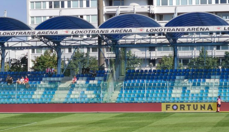 Fanoušky Slavie naštvalo drahé vstupné v Boleslavi. Sektor hostí zůstal prázdný, sešívaní vyhráli