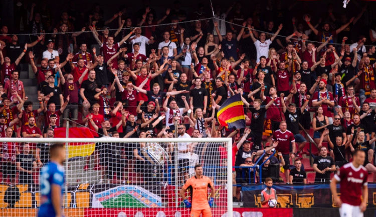 Sparta bude pykat za projevy rasismu. Úvodní domácí zápas Evropské ligy bude bez diváků