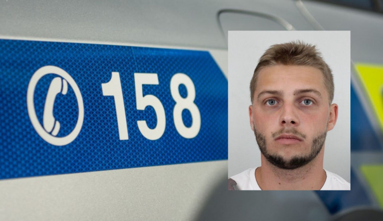 Policie pátrá po nebezpečném muži, který je ozbrojený a může se pohybovat v Praze
