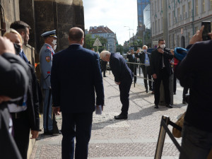 Steinmeier jako první německý prezident uctil památku výsadkářů