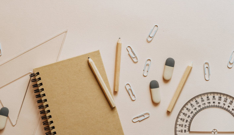 Prázdniny končí a škola volá! Jak vybavit děti na nový školní rok a neutratit majlant?