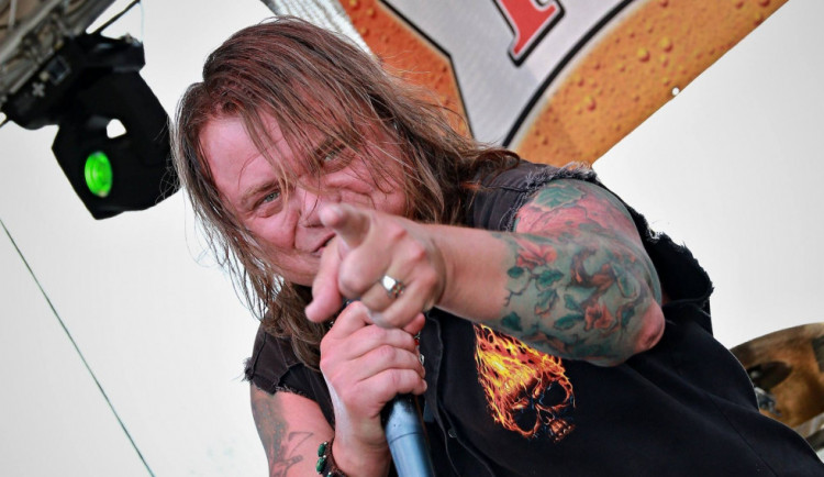 Vilém Čok slaví šedesátiny vydáním další desky. Pracoval jsem na ní tři roky, říká český hudebník 