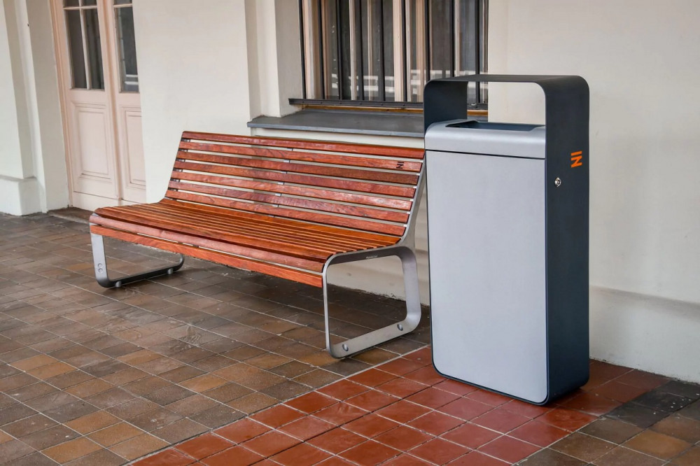 Správa železnic vybaví 12 nádraží novým mobiliářem, první budou Horažďovice