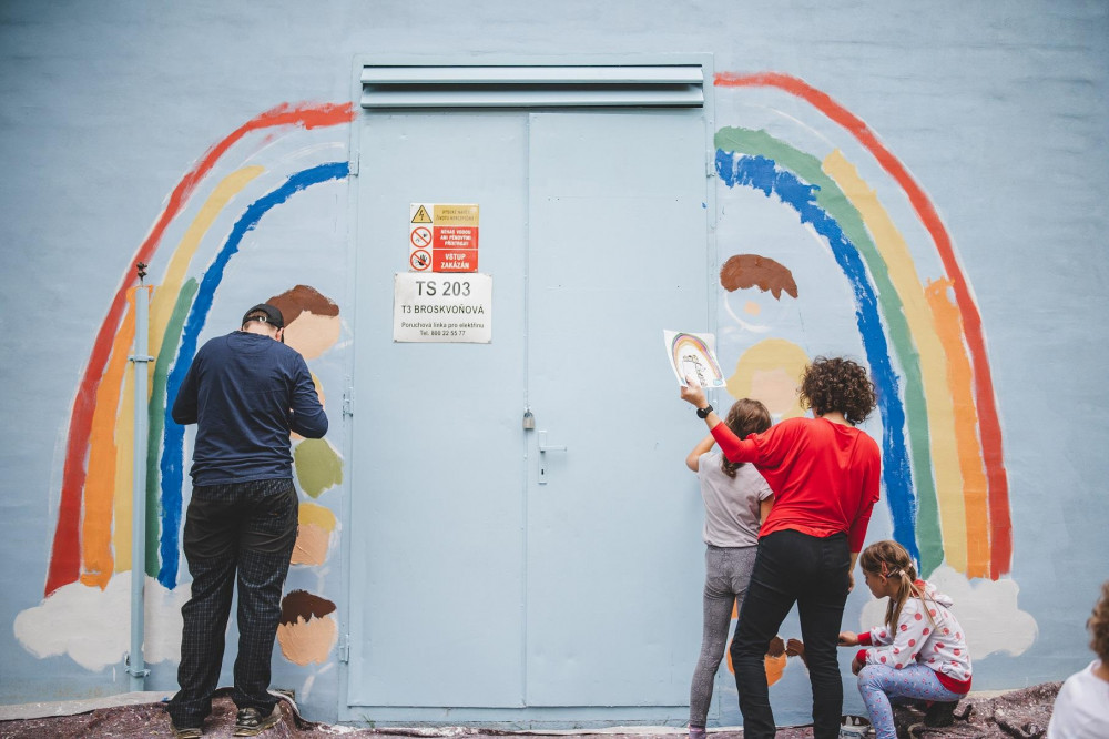 Pomalovaná trafostanice.