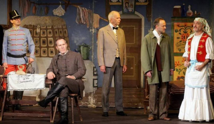 Jára Cimrman slaví. Poprvé se jeho jméno objevilo přesně před padesáti lety.