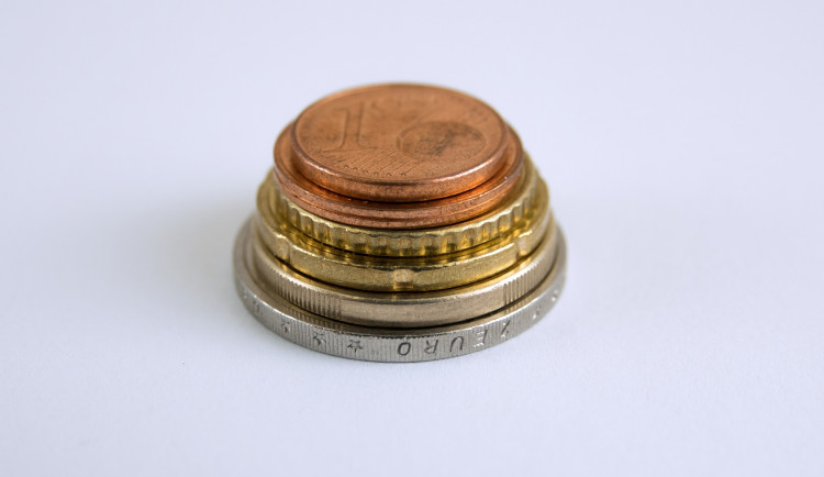 drbna.cz_Víte, co byste si počali, kdybyste neměli už žádné peníze, a přesto museli stále platit Že byste si vzali půjčku Proč ne Jenže jak se tato získává01