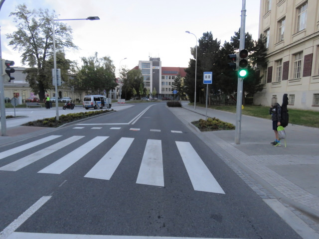 Policie hledá svědky nehody. Čtrnáctiletý cyklista skončil v Prostějově pod koly motorky