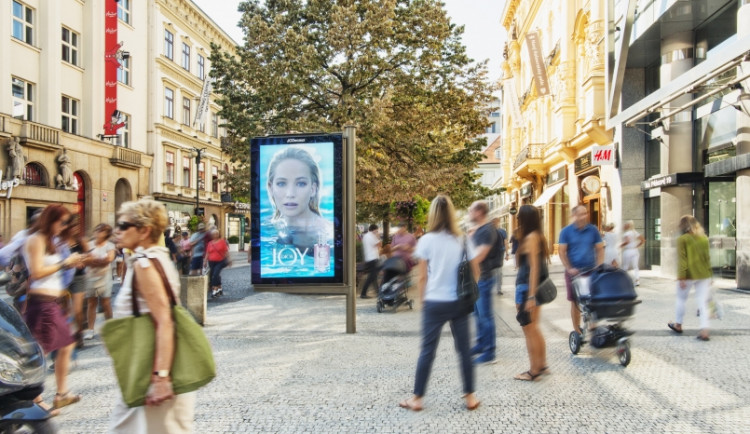 Z Prahy zmizí citylighty JCDecaux. Jde o krok správným směrem, říká koordinátorka pro vizuální smog