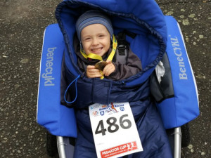 V Kostelci nad Orlicí se složili malému Zdendovi na doplacení vozíku. Zdenda bojuje se spinální muskulární atrofií