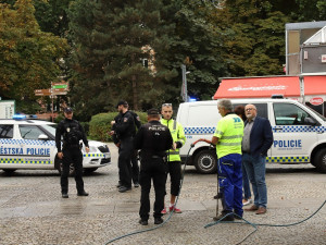 Policie vyšetřuje spor z mítinku ANO v Budějovicích. Muži měli ošetřit popáleniny