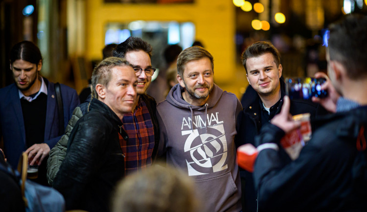 Piráti a Starostové.